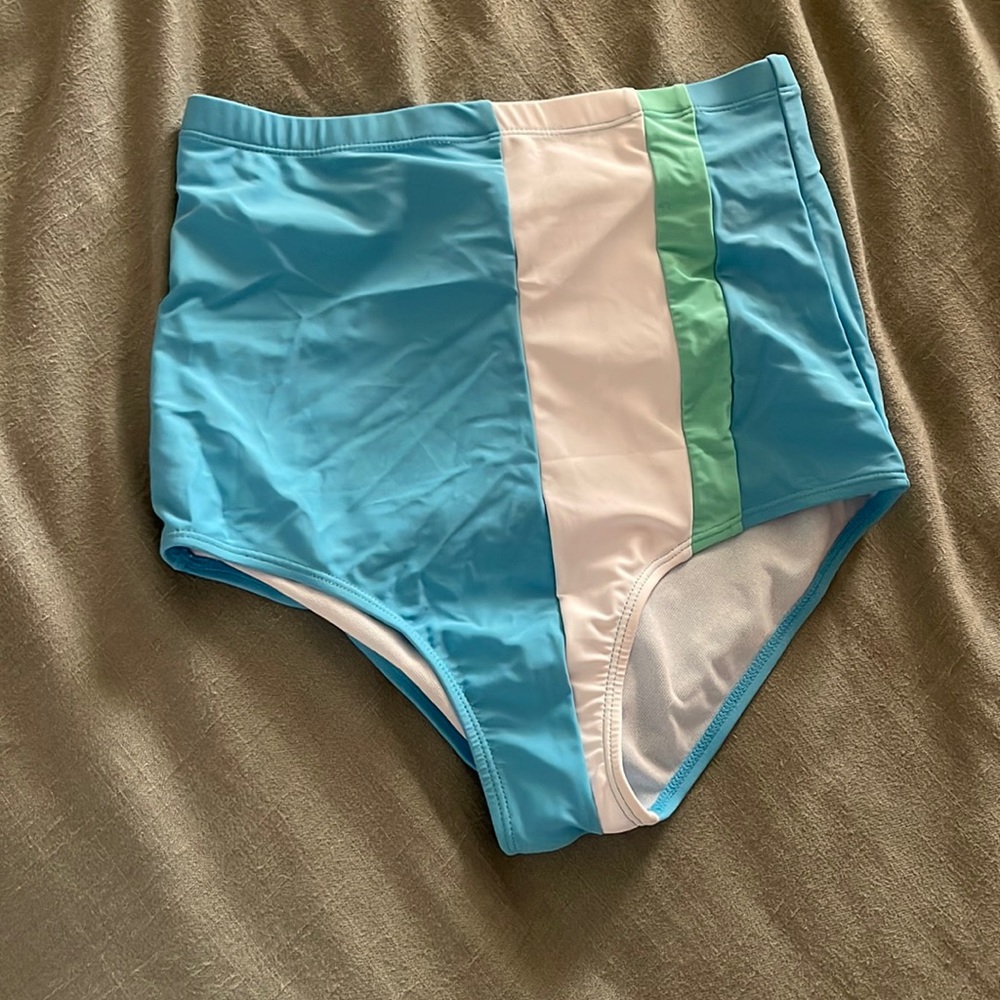 Coral reef bottoms size M - new without tags